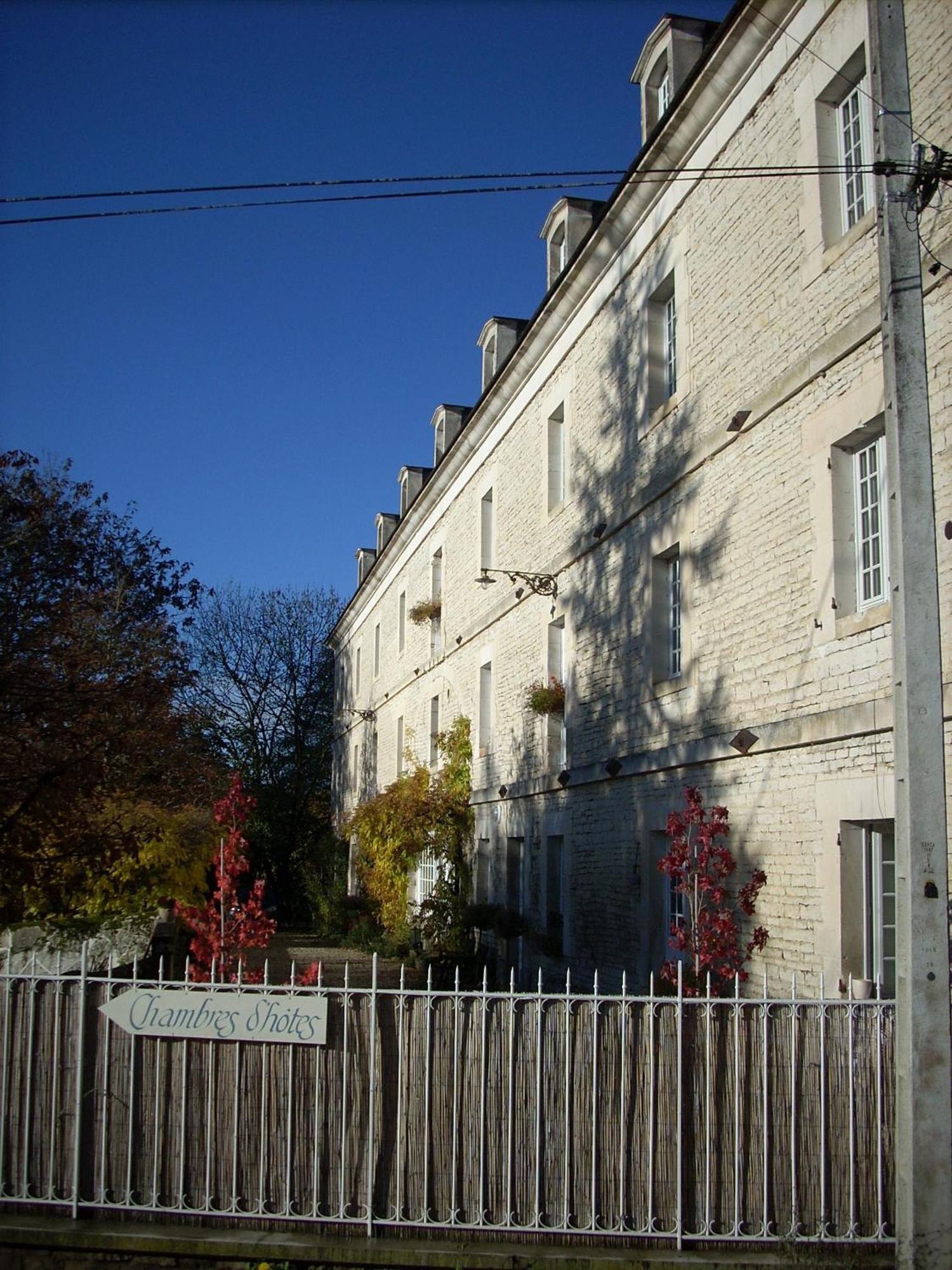 Le Moulin De Poilly Bed & Breakfast Exterior photo