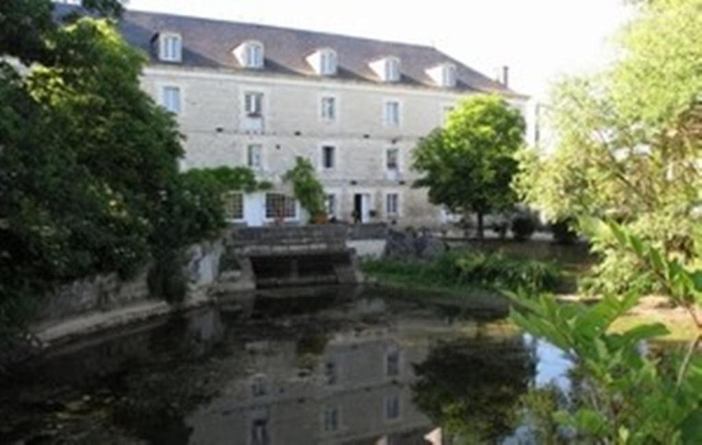 Le Moulin De Poilly Bed & Breakfast Exterior photo